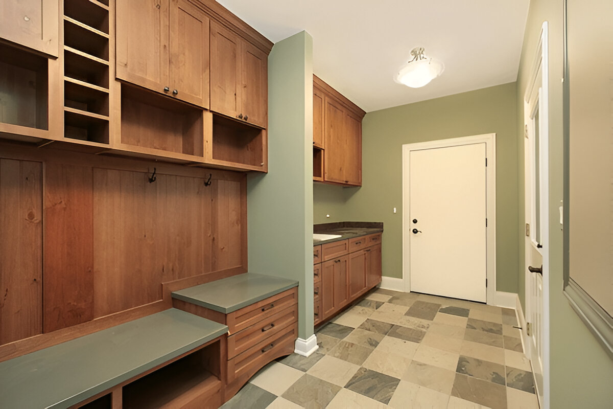 dmv mudroom